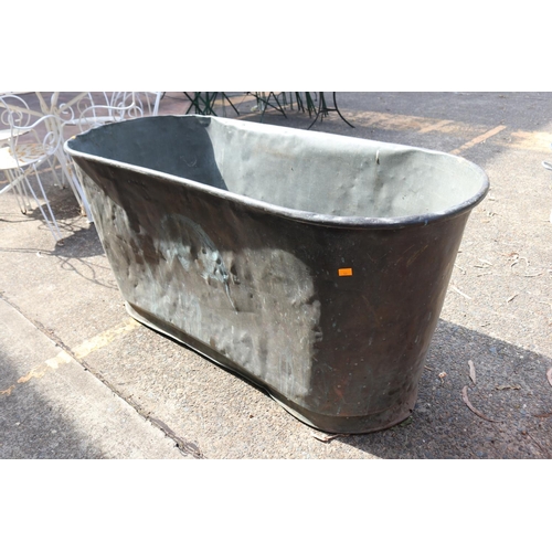 60 - Antique French copper bathtub, approx 65cm H x 141cm L x 60cm W