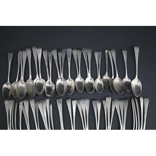 1016 - Huge collection of sterling silver tea spoons, various dates and makers, Georgian, Victorian etc, ap... 