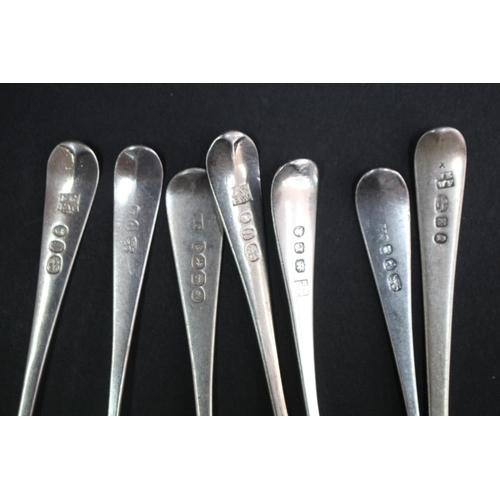 1019 - A good array of mainly Georgian hallmarked sterling silver teaspoons various dates and makers, appro... 