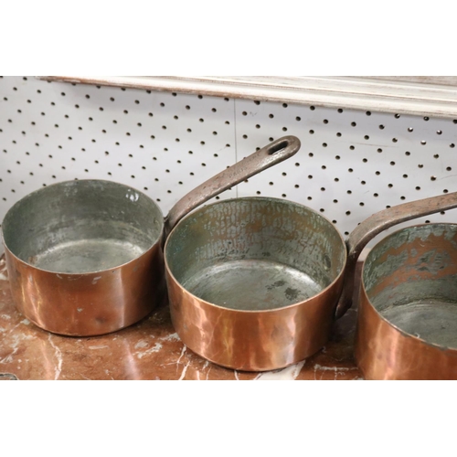 416 - Set of antique French copper & wrought iron handled saucepans, approx 10cm H x 18cm Dia ex handle an... 