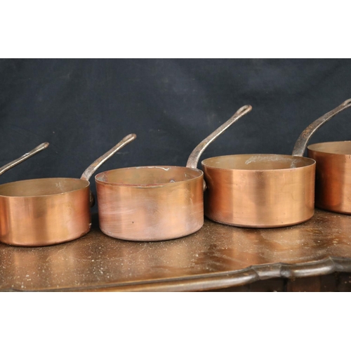 418 - Set of antique French copper saucepans, approx 10cm H x 20cm Dia ex handle and smaller