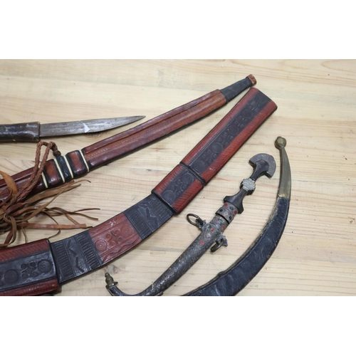 461 - Lot of swords & knives, approx 66cm L and shorter