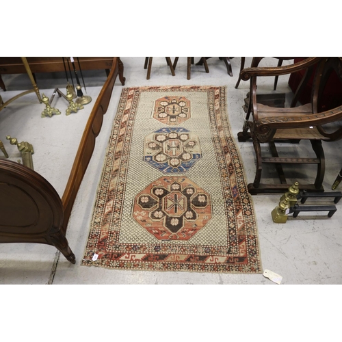 269 - Antique / vintage wool kilim carpet, approx 103cm x 198cm