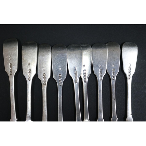 1052 - Nineteen Georgian and Victorian hallmarked sterling silver Victorian dinner forks, including two Iri... 