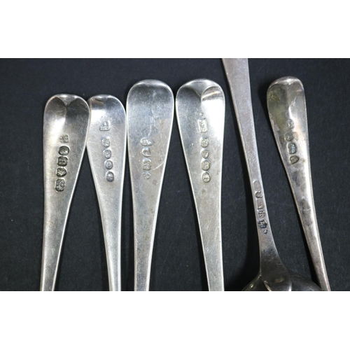 1079 - Twelve Georgian hallmarked sterling silver spoons, various dates and makers, approx 400 grams & 18cm... 