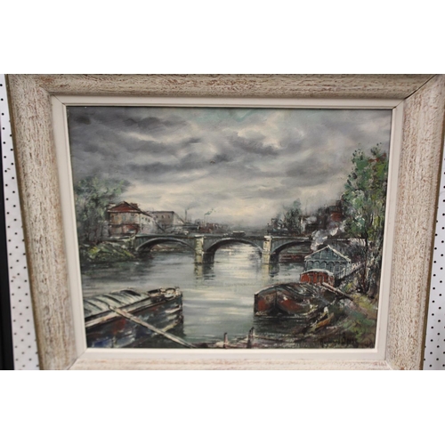 3086 - Raymond Besse, Seine Paris,   oil on canvas, approx 44cm x 53cm