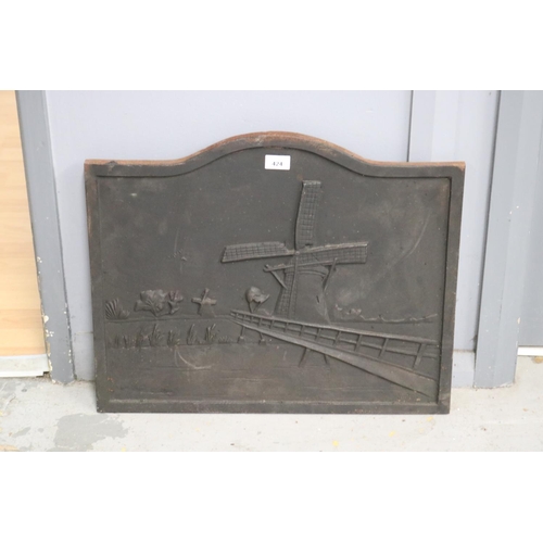 424 - Antique French cast iron fireback, approx 49cm x 59cm