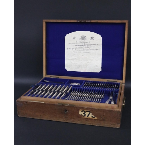 468 - Canteen of R & S Garrards & Co sterling silver Fruit and dessert flatware. Oak canteen box, containi... 