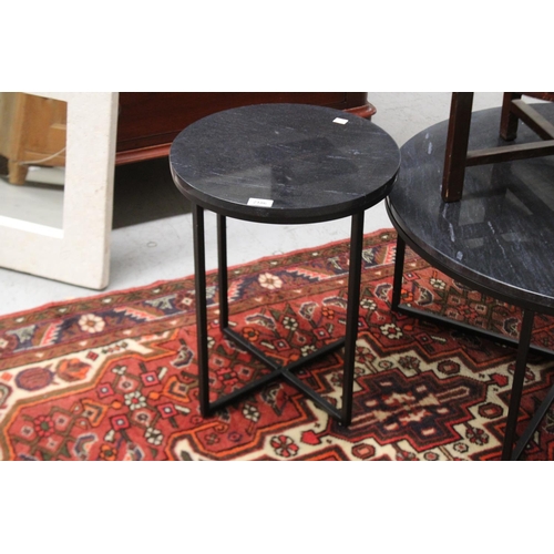 517 - Circular topped side table, approx 50cm H x 40cm Dia