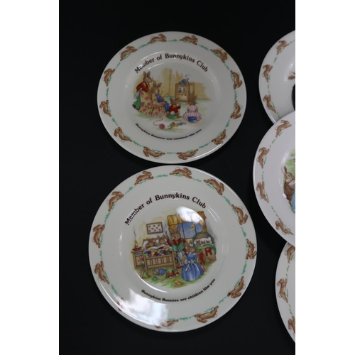 5112 - Royal Doulton, Bunnykins plates, approx 17cm Dia each (13)