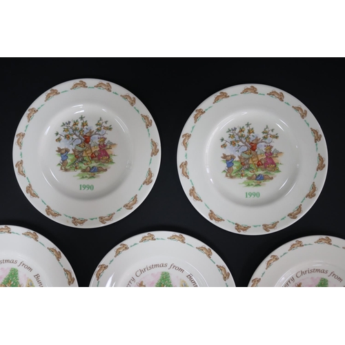 5115 - Royal Doulton, Bunnykins date plates and Christmas, approx 20.5cm Dia (5)