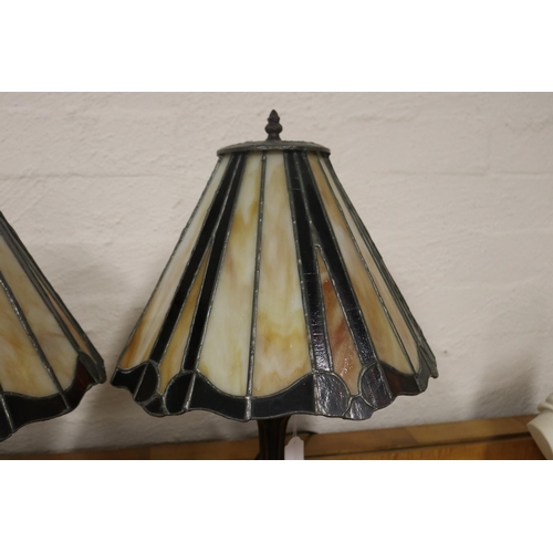 20 - Pair of cast metal based lead light table lamps in the Tiffany style, untested, each approx 52cm H (... 