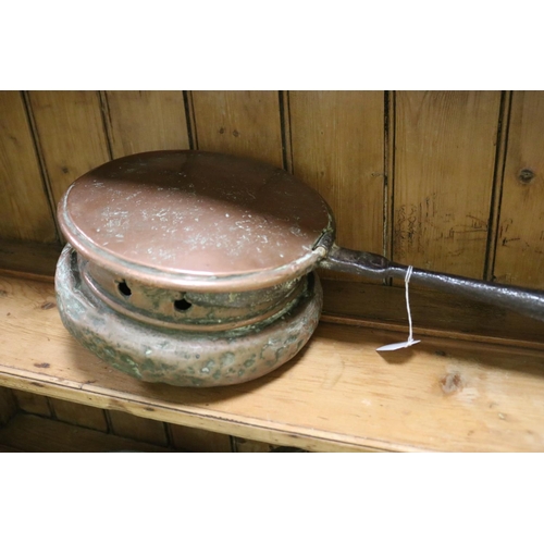486 - Antique 17th or early 18th century French copper and iron bed pan, with pierced collar, approx 24cm ... 