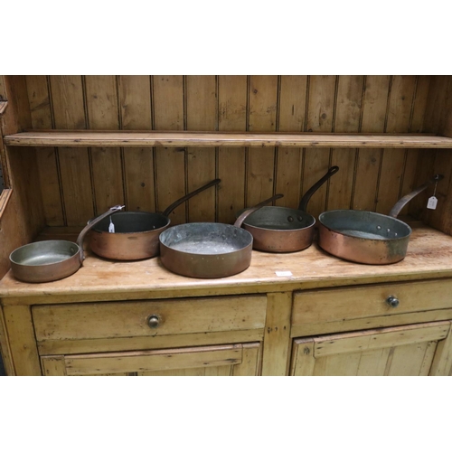 487 - Set of five antique French copper frypans, approx 26cm Dia excluding handle and smaller (5)