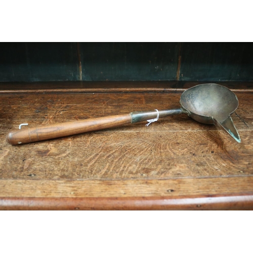 515 - Antique French copper pouring ladle fitted turned oak handled, approx 47cm L