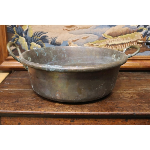 471 - Large antique French copper pan with brass carry handles, approx 15cm H excluding handle x 40cm Dia