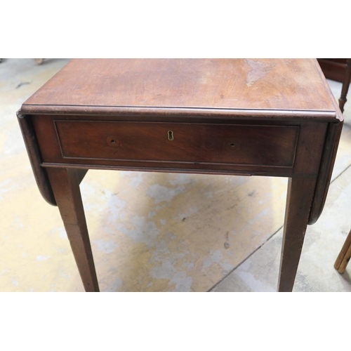 496 - Antique George III mahogany Pembroke table on square tapering legs, fitted with a single long drawer... 