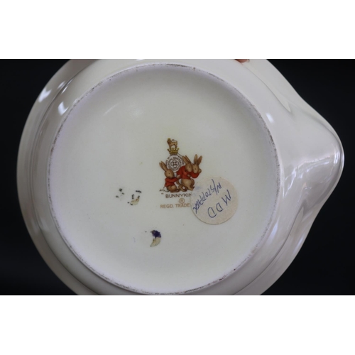 5160 - Royal Doulton, Bunnykins two warming plates one with cover, approx 8.5cm H x 21cm W x 20cm D includi... 