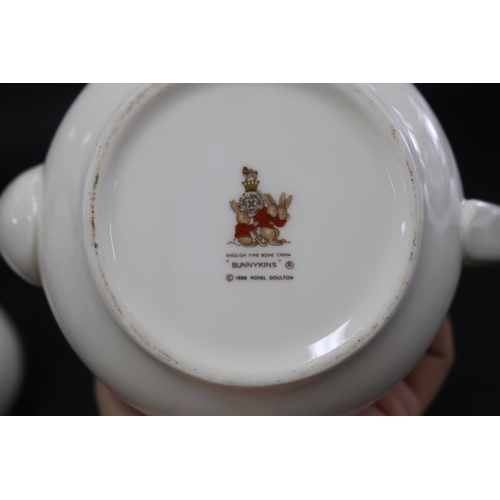 5188 - Royal Doulton, Bunnykins Teapot and jug, picnic, approx 13cm H & shorter