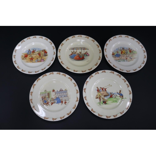 5208 - Royal Doulton, Bunnykins Barabra Vernon dinner plates, approx 21.5cm Dia each (5)