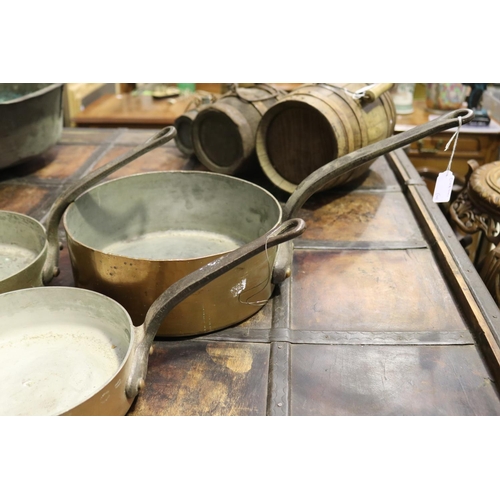 403 - Good set of antique French heavy gauge copper saucepans with wrought iron handles, approx 27cm Dia e... 