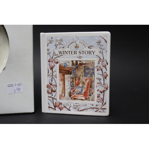 5258 - Royal Doulton Bunnykins Clock and Winter story book Bramble Hedge money box, approx 20cm Dia and sma... 