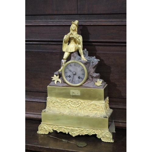 2101 - Antique early 19th century French ormolu figural mantle clock, silk suspension movement, has pendulu... 