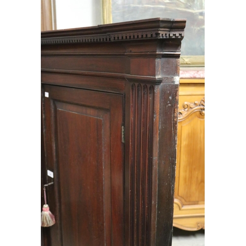 2134 - Good antique English George III mahogany single door corner cabinet. Generous fluted pilasters, dent... 