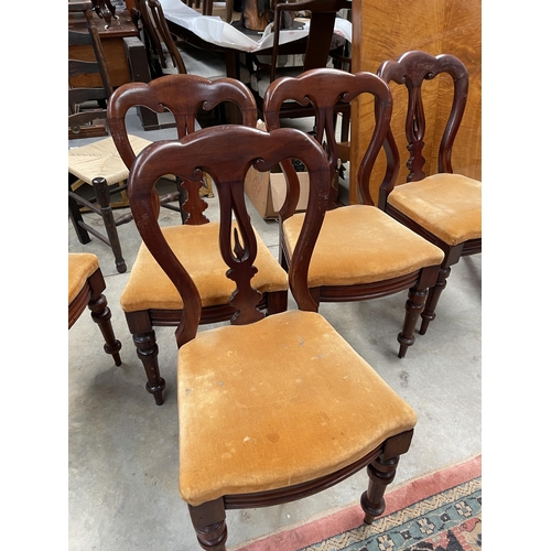 2238 - Set of six antique mahogany dining chairs, each approx 85cm H (6)