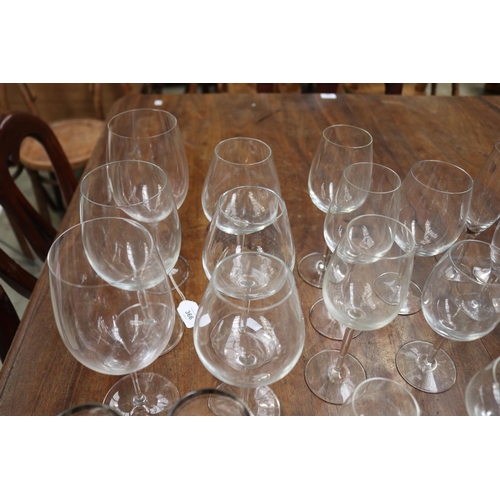 2289 - Assortment of glassware, approx 24cm H x 10cm dia and smaller