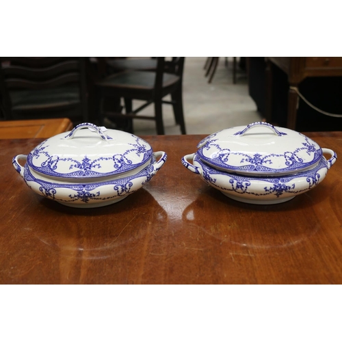 2266 - Pair of blue and white lidded porcelain tureens, each approx 11cm H x 22cm dia (excluding handles) (... 