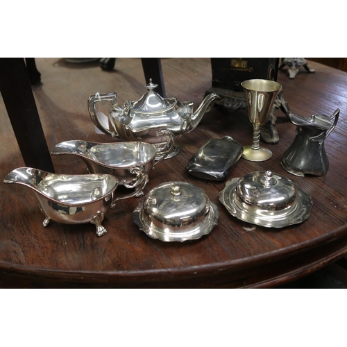 2268 - Assortment of silver plate to include teapot, gravy boats, etc, approx 15cm H and smaller