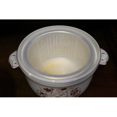 2140 - Wedgwood Kashmar ice bucket, approx 22cm H x 21cm dia (excluding handles)