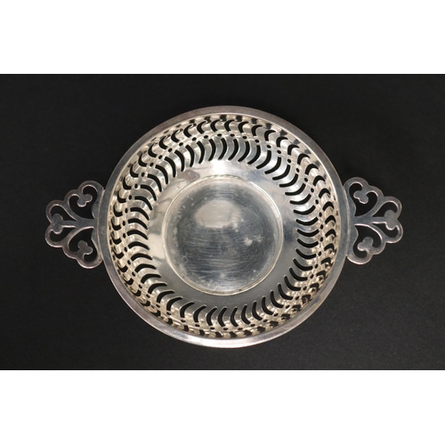 19 - Antique hallmarked sterling silver twin handle bon bon dish, Birmingham, 1918-19, Synyer & Beddoes (... 