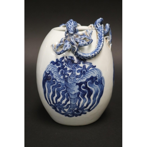 3 - Antique Chinese 19th century blue and white porcelain base vase, with Qianlong mark, approx 17.5 cm ... 