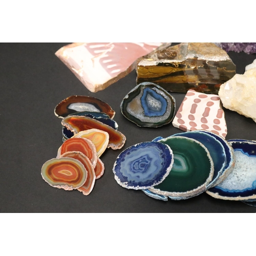 206 - Collection of lapidary: Amethyst Geode Specimens, crystal, zebra stone, tigers eye and agate pieces ... 