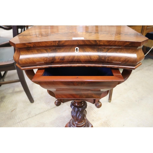449 - Fine Antique William IV flame mahogany work table, with fitted interior, carved acanthus leaf centra... 