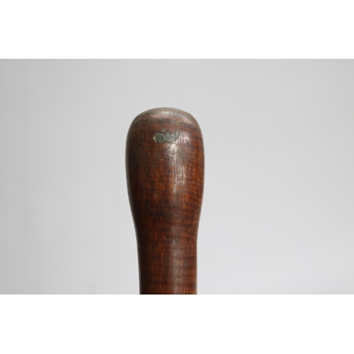 21 - Plain carved walking stick, approx 90cm L