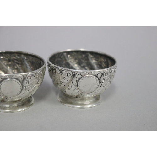 25 - Pair of antique Victorian sterling silver circular footed salts, London 1888-89, William Evans (2) P... 
