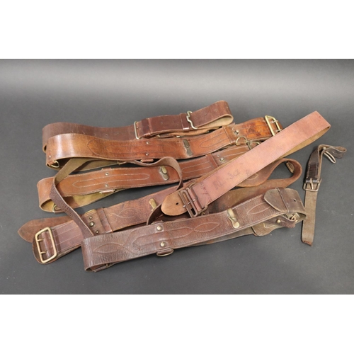 82 - Good selection of antique leather Officers WWI belts