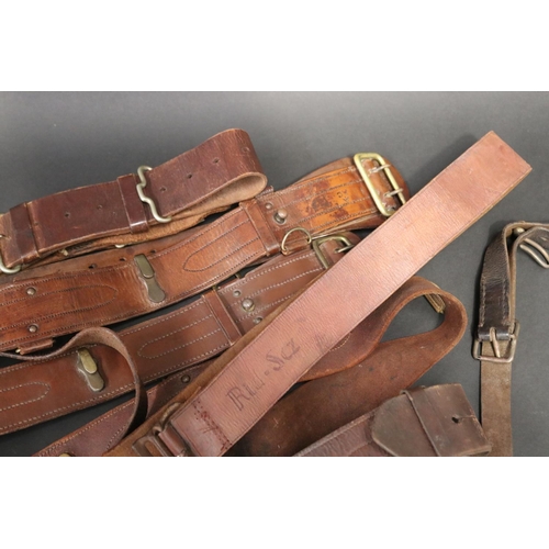 82 - Good selection of antique leather Officers WWI belts