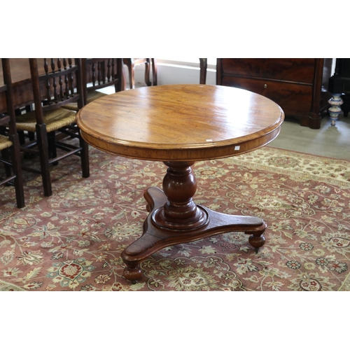 348 - Antique Australian cedar circular pedestal tilt top dining table, restored, approx 74cm H x 95cm dia