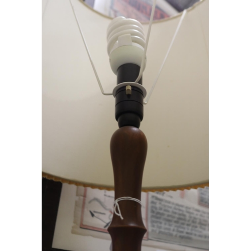 275 - Standard lamp, approx 180cm H