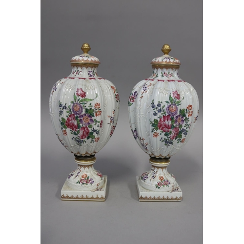 336 - Three piece antique Samson armorial Chinese export style garniture vases, approx 30cm H and shorter ... 
