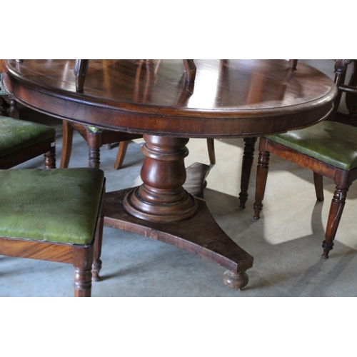 72 - Antique Australian cedar circular pedestal table circa 1860's, approx 120cm Dia x 75cm H