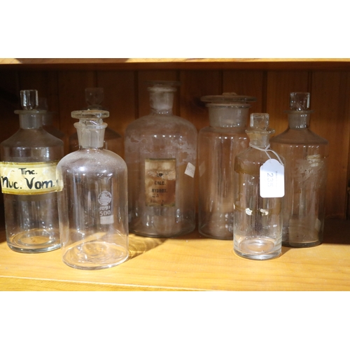 235 - Assortment of antique and vintage apocethary jars / bottles, approx 21cm H and shorter (9)