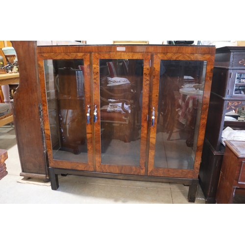 95 - Good Art Deco three door display cabinet, with applied silver presentation plaque, approx 136cm H x ... 