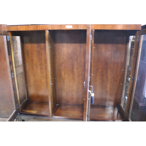 95 - Good Art Deco three door display cabinet, with applied silver presentation plaque, approx 136cm H x ... 