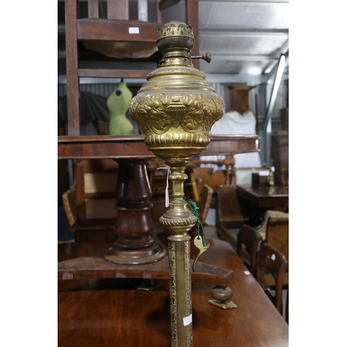 77 - Elaborate antique French heavy cast brass tri form support oil lamp, telescopic oil lamp top approx ... 