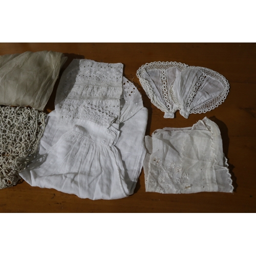 178 - Assortment of asseccories lace and linen collar sleeves etc, (Please not there will not be measures ... 